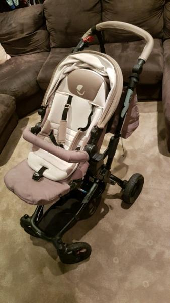 Jane Epic Pram in Excellent Condition