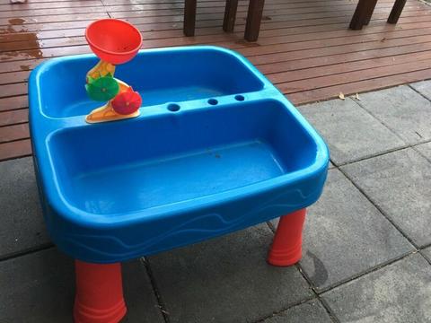 Toddler play tray