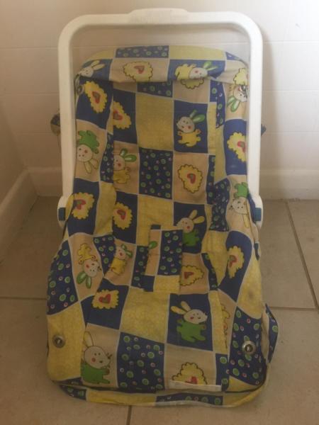 Baby bouncer carry cot bather in great condition