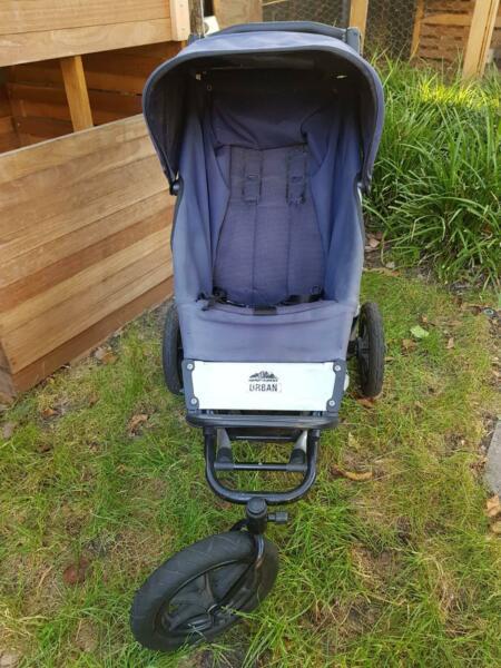 Old Mountain buggy pram, works well