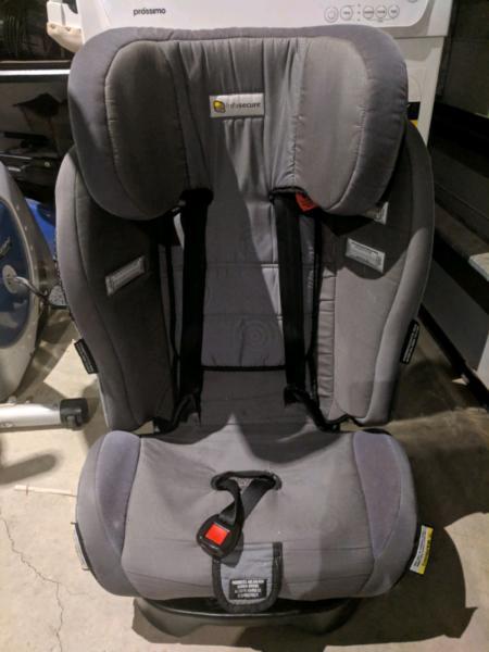 Baby seat and baby capsule