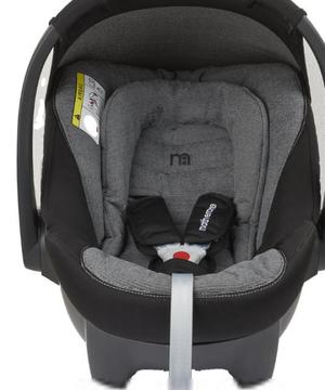 Mothercare baby capsule and new born car seat with ISO-fix base