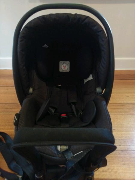 Peg Perego Car Seat and Carry Capsule