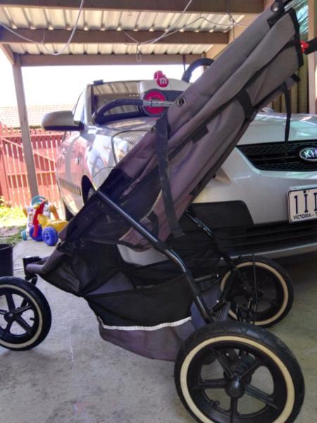 Sturdy good condition pram for a very cheap price