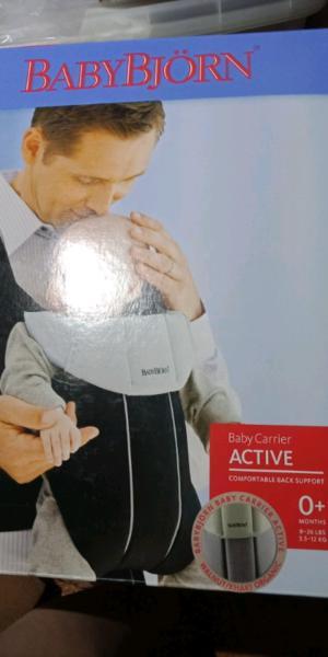 Babybjorn Active brand new in box