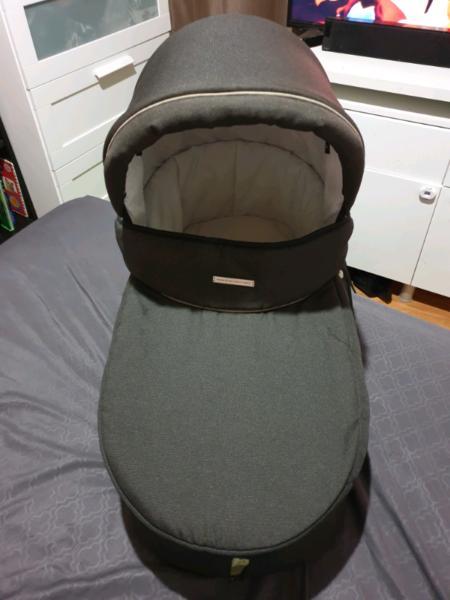 Steelcraft bassinet with Baby rocker