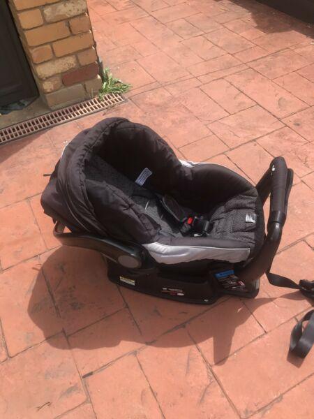 Baby capsul baby seat portable bassinet car seat baby chair BRITAX