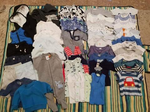 000 clothes bundle (size 0-3 months)