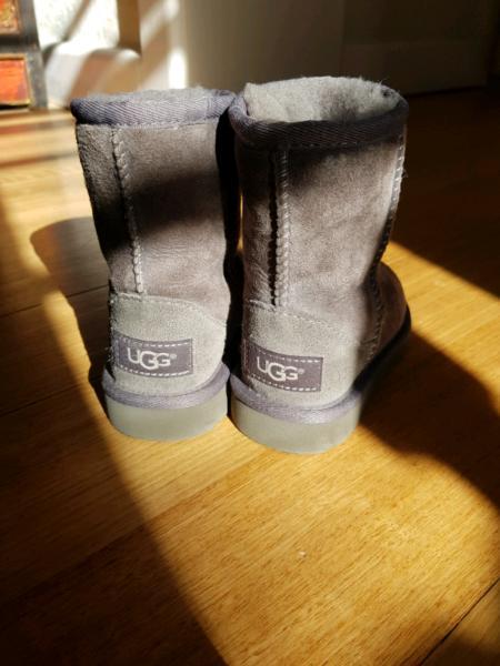 Toddler Ugg boots, grey, excellent condition