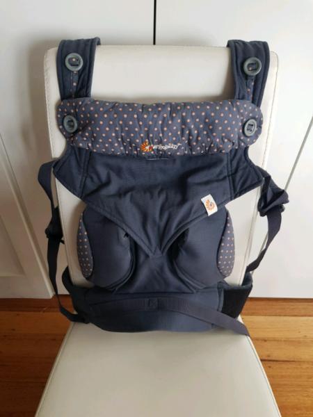 Ergo baby 360 with infant insert and dribble clothes