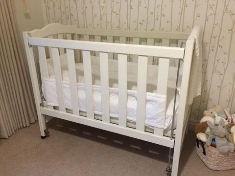 Cot and Change Table Set 'Australian Heirloom Collection'