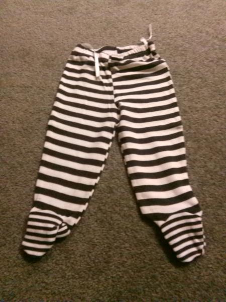 Baby unisex size 0 pants with feet