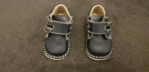 Toddler leather shoes