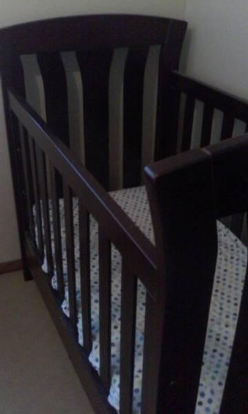 Cot and toddler bed, cot mattress and junior quilt
