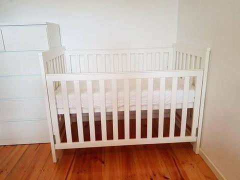 GROTIME 4 In 1 COT WITH DRAWER, INCLUDES MATTRESS, SHEETS $300