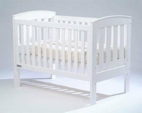 Excellent condition white cot (converts from cot to toddler bed)