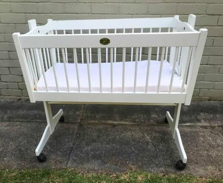 Wooden rocking bassinet cot crib baby bed