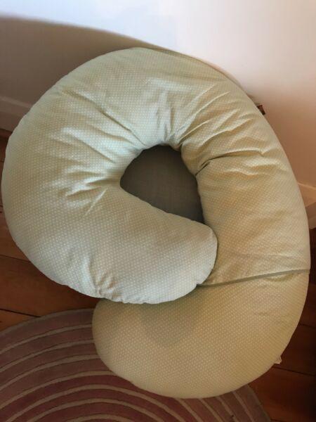 Snoogle Mini pregnancy sleeping pillow by Leachco