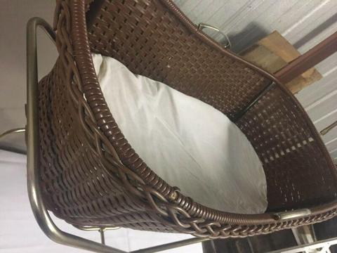 Retro Bassinet with stand and overhead bar