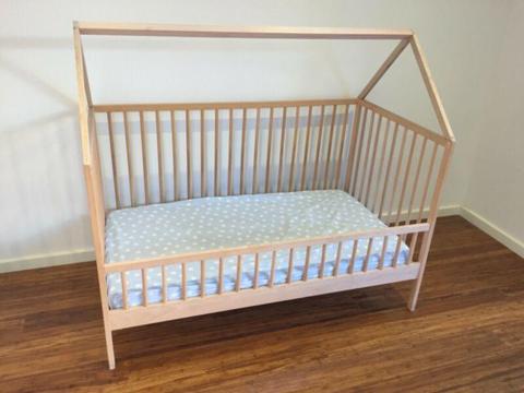 Cot/junior bed, Cubbyhouse style
