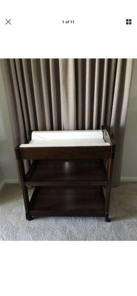 Boori change table and bassinet