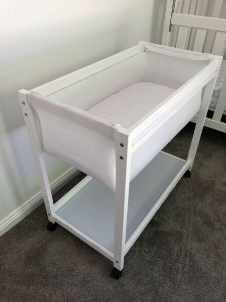 Tasman baby bassinet