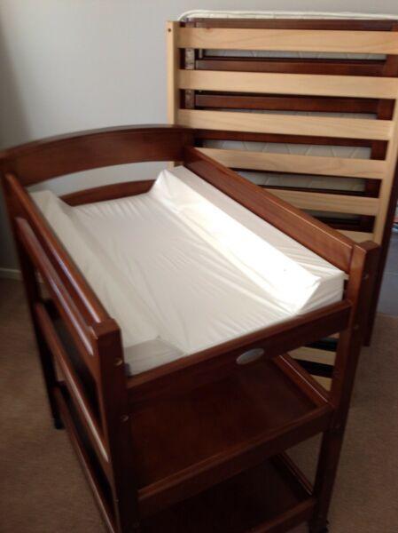 Bertini cot/toddler bed and change table