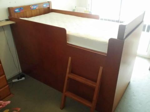 Kids bunk bed cubby