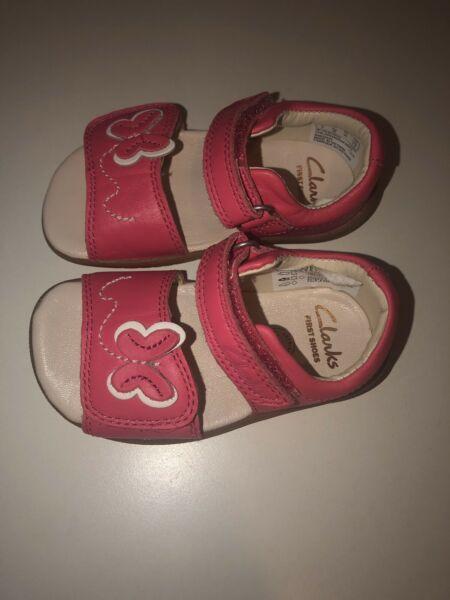 Clarks first shoes pink leather size 4 New
