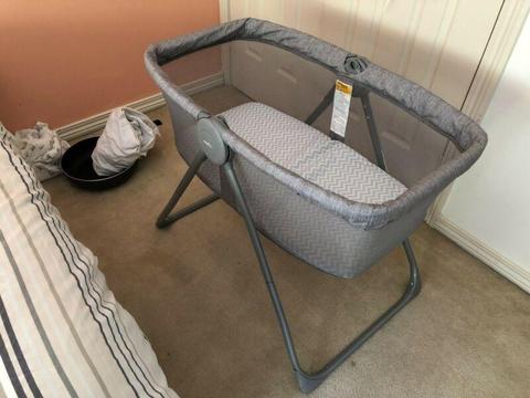 Evenflo Bassinet - great condition!