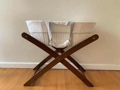 Moses basket bassinet with stand