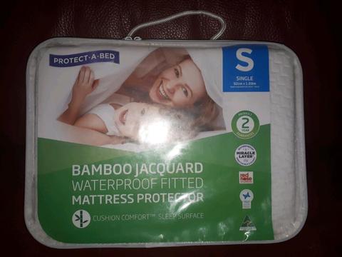 NEW Single Bed Protective Fitted Sheet