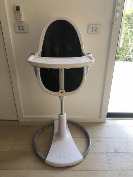 Wanted: Fresco Bloom Highchair White with black lining