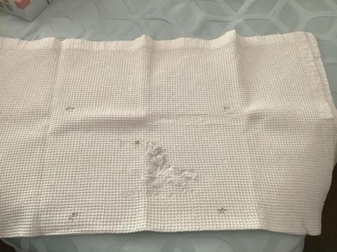 White waffle cotton cot blanket