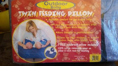 Twin breastfeeding pillow