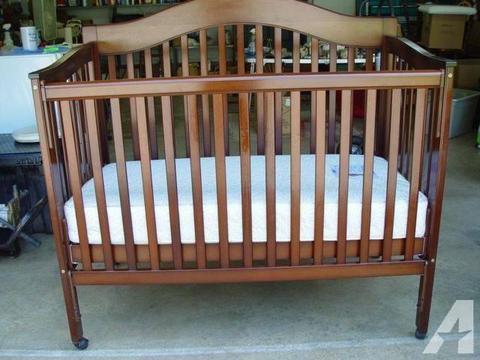 Delta Baby 4-in-1 Bed / Crib With Inn Mattress For Sale