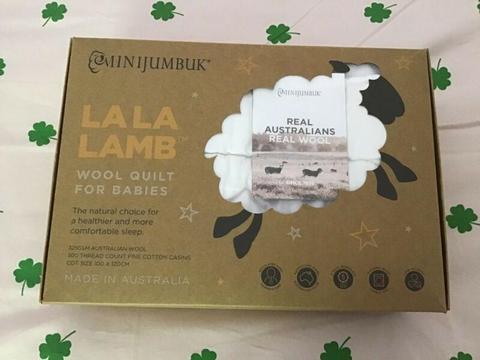 Mini Jumbuck LaLa Lamb woollen cot quilt