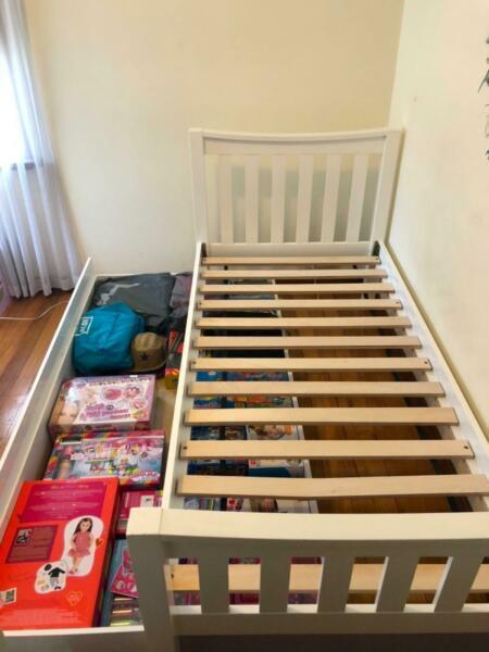 KIDS SINGLE BED WITH TRUNDLE