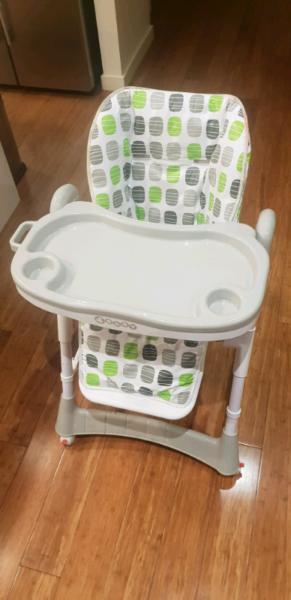 Height adjustable baby high chair