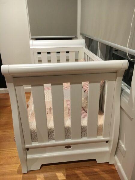 Boori country collection - baby cot 3 in 1 , with mattress