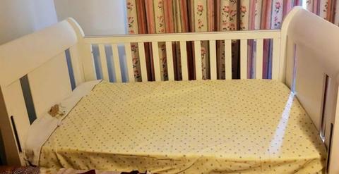 3-in-1 Cot Toddler Bed with Drawer - Hardly Used- Great Condition