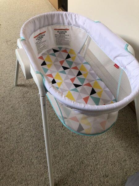 Fisher Price Stow and Go Bassinet