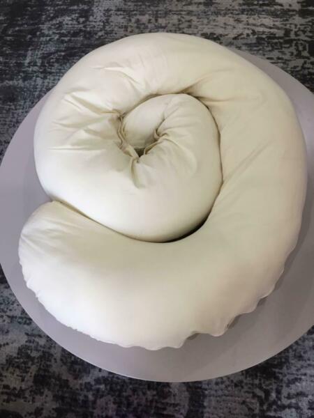 Pregnancy and Feeding Pillow - Baby Studio - great condition