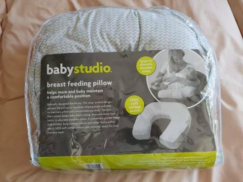 Breastfeeding pillow