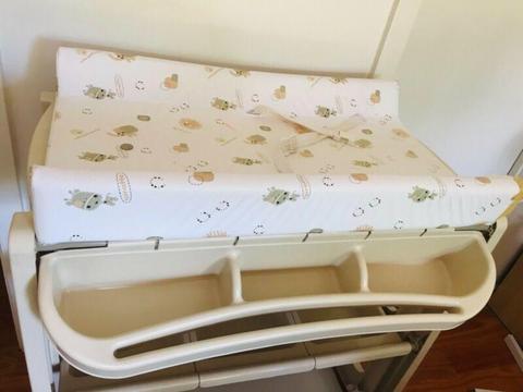 Baby change table