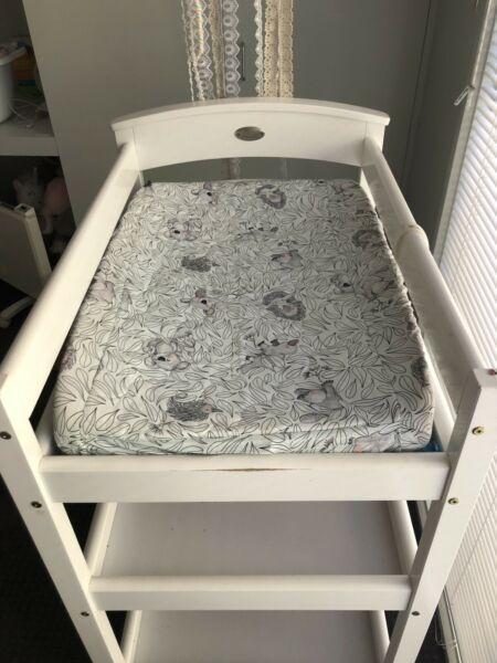 Change table and mattress with waterproof cover