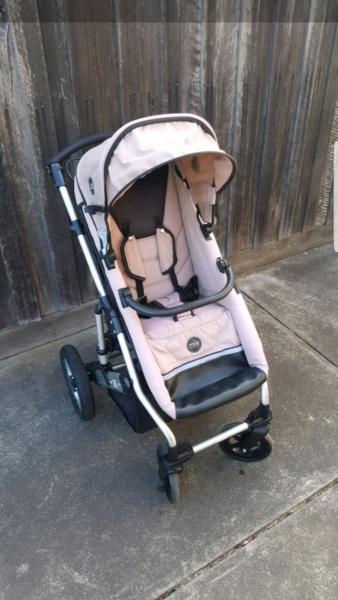 Pram with Bassinet and Baby Seat Combination