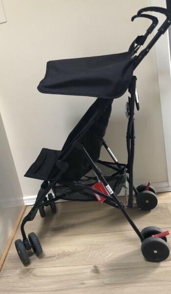 Easy and lightweight stroller