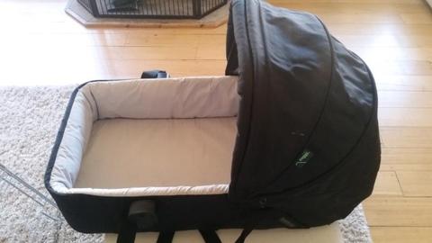 Mountain Buggy Bassinet (price reduced)