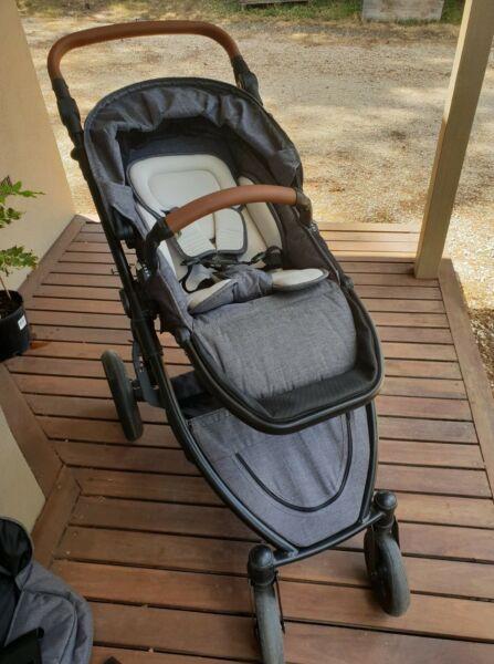 Steelcraft Deluxe Edition Pram in excellent condition